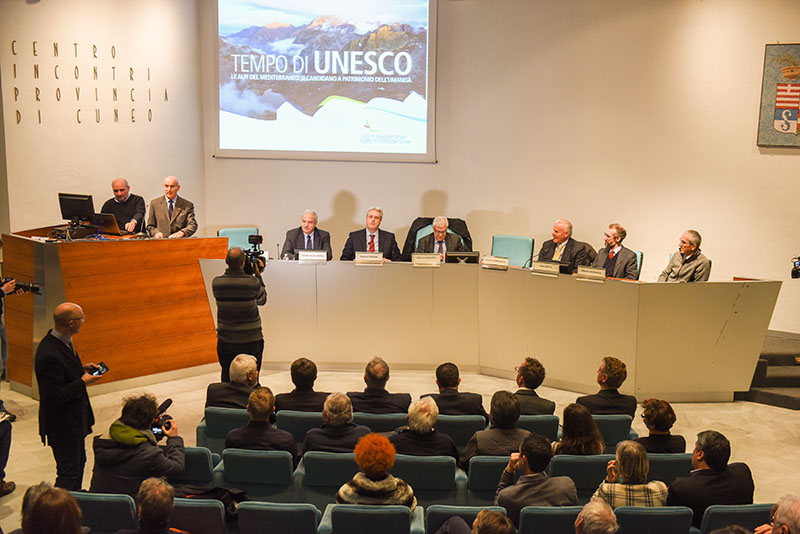 Présentation du projet d'inscription aux élus italiens (Photo du N.Villani/PNAM)