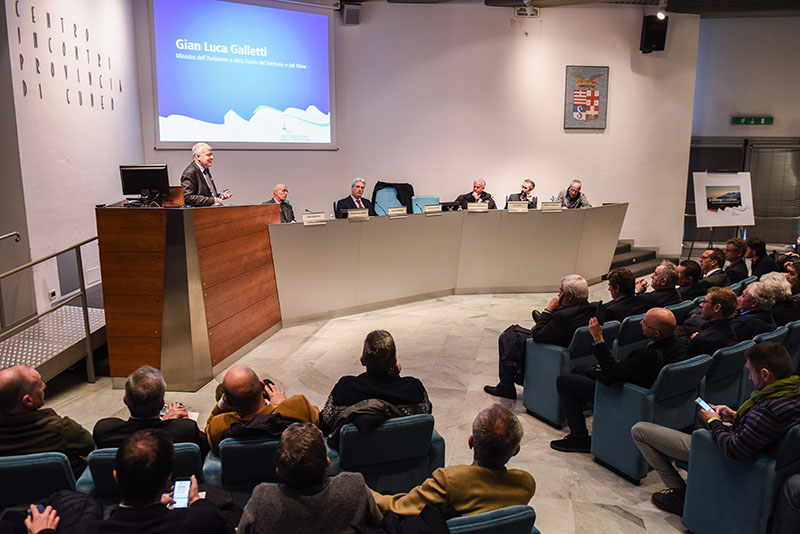 Présentation du projet d'inscription aux élus italiens (Photo du N.Villani/PNAM)