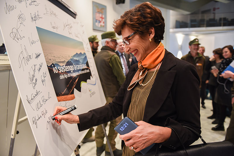 Présentation du projet d'inscription aux élus italiens (Photo du N.Villani/PNAM)